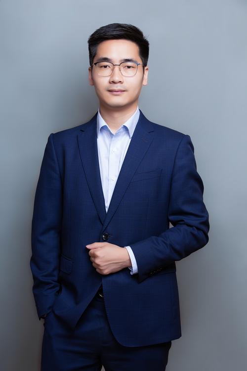 沈书言艺术总监 & 首席设计师